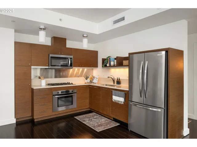 $449,900 | 3601 South River Parkway, Unit 800, Portland, OR 97239