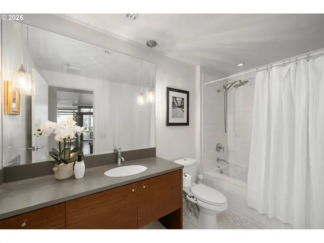 $449,900 | 3601 South River Parkway, Unit 800, Portland, OR 97239