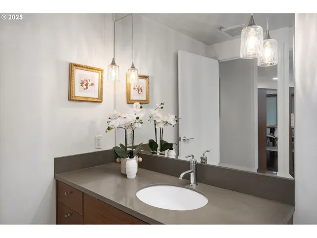 $449,900 | 3601 South River Parkway, Unit 800, Portland, OR 97239