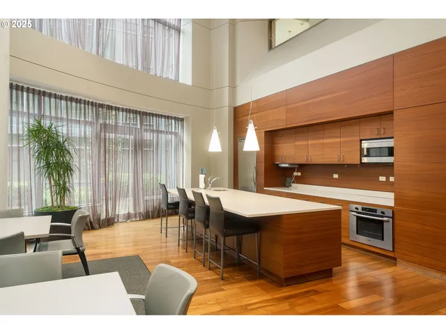 $449,900 | 3601 South River Parkway, Unit 800, Portland, OR 97239