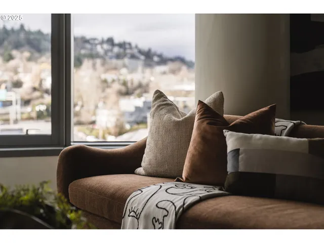 $449,900 | 3601 South River Parkway, Unit 800, Portland, OR 97239