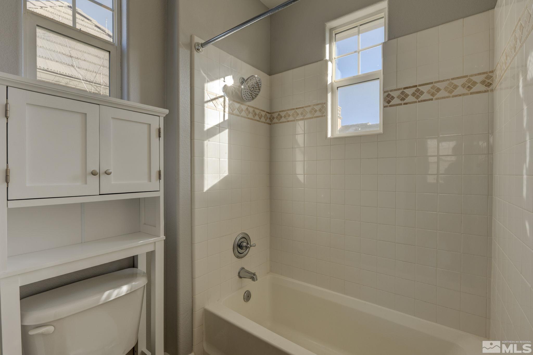 7669 Stone Bluff Way Reno, NV 89523 - Photo 30 of 40 a bathroom with a bathtub