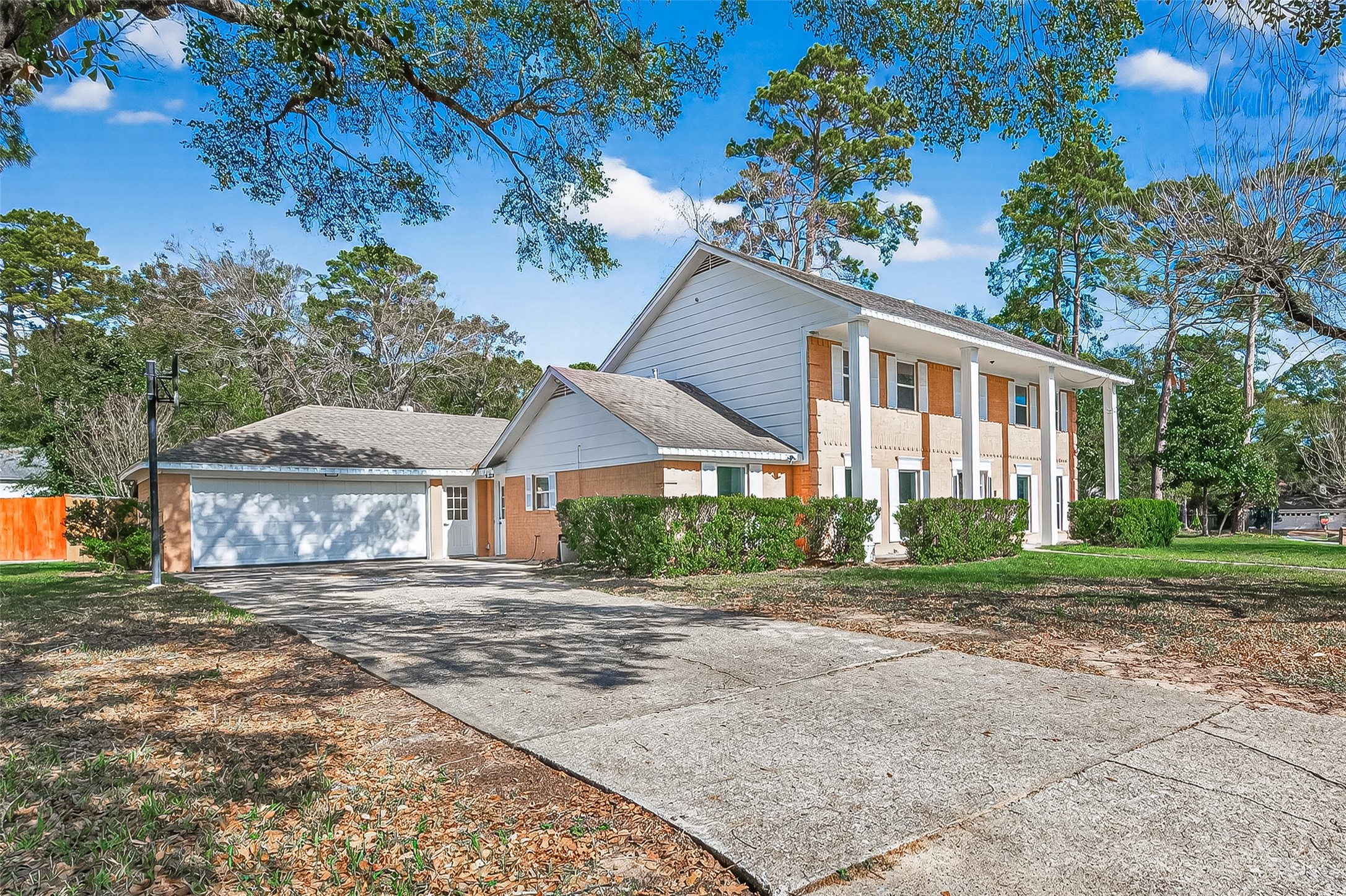 6210 Rippling Hollow Drive Spring, TX 77379 - Photo 6 of 50 a front view of a house with a garden