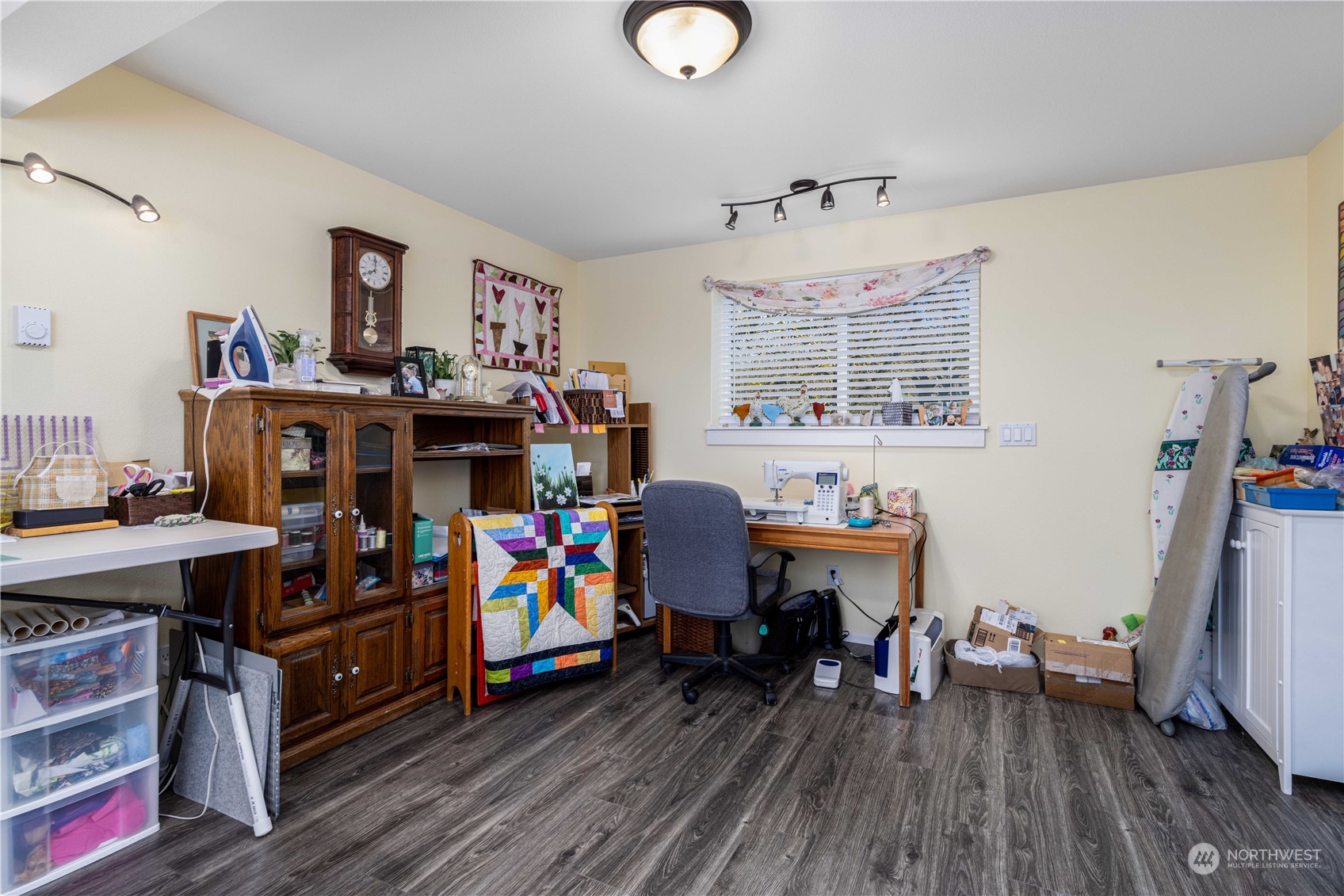142 Literal Road Chehalis, WA 98532 - Photo 17 of 40 a bed room with furniture and a window