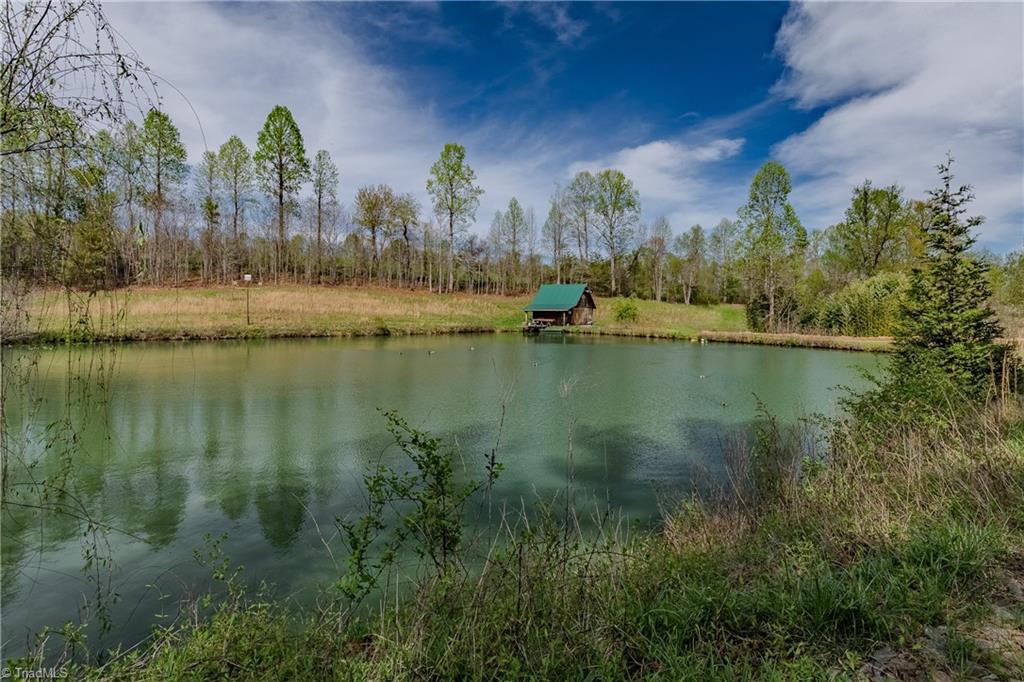 585 Oak Grove Church Road Mount Airy, NC 27030 - Photo 13 of 34