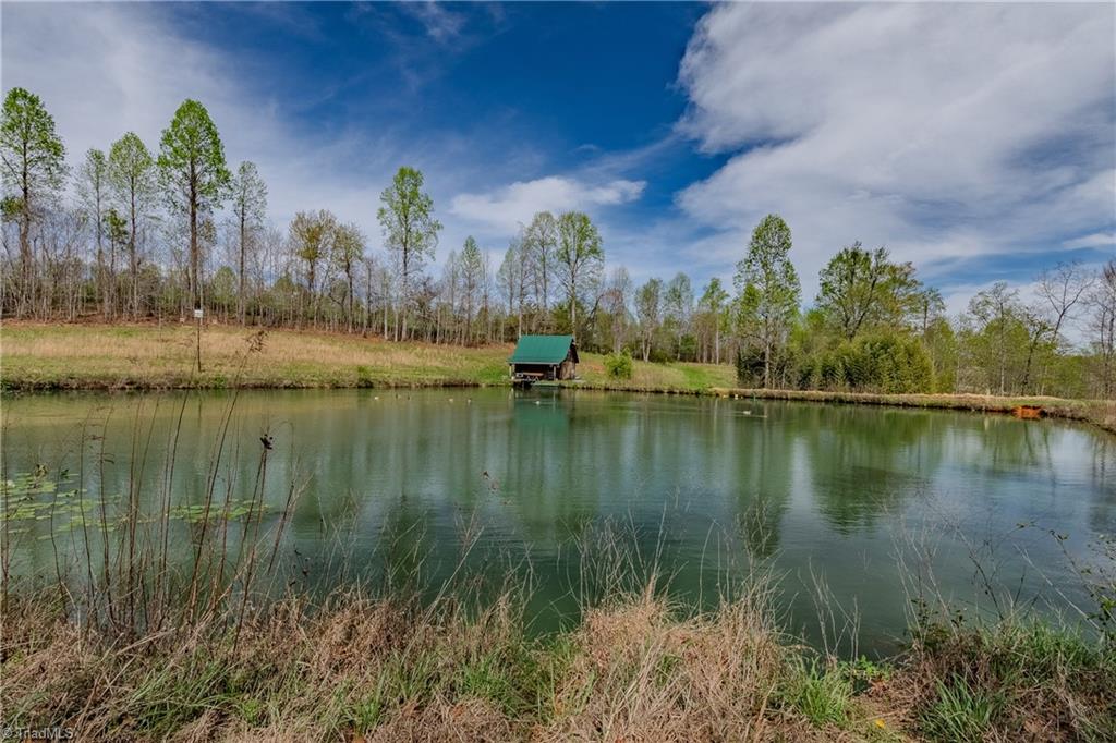 585 Oak Grove Church Road Mount Airy, NC 27030 - Photo 14 of 34