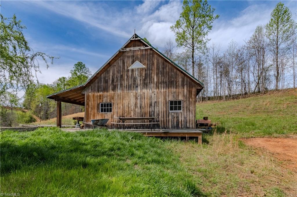 585 Oak Grove Church Road Mount Airy, NC 27030 - Photo 15 of 34