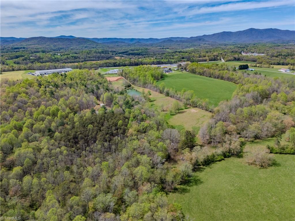 585 Oak Grove Church Road Mount Airy, NC 27030 - Photo 25 of 34