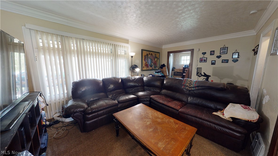 3285 Tullamore Road Cleveland, OH 44118 - Photo 4 of 22 Gallery Image 4