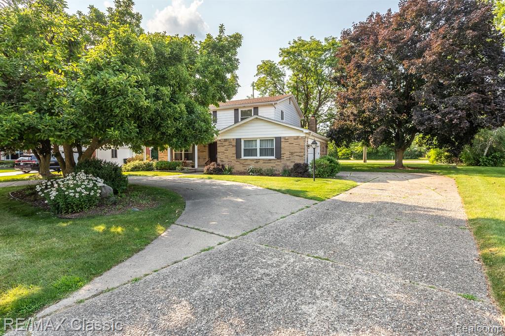25886 Branchaster Road Farmington Hills, MI 48336 - Photo 28 of 35