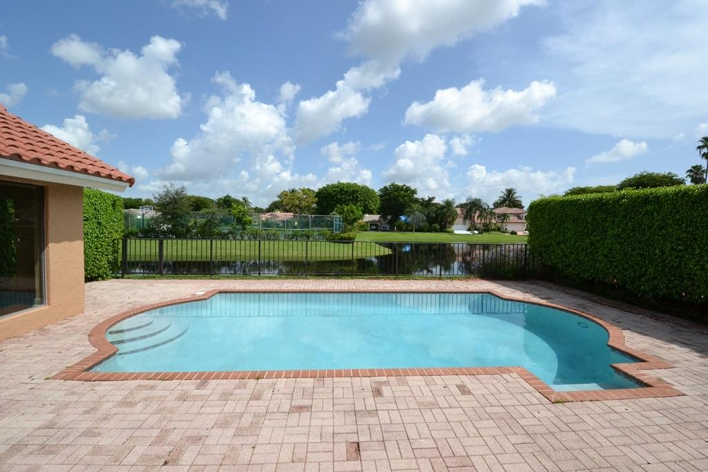 23184 Boca Club Colony Circle Boca Raton, FL 33433 - Photo 32 of 35 32