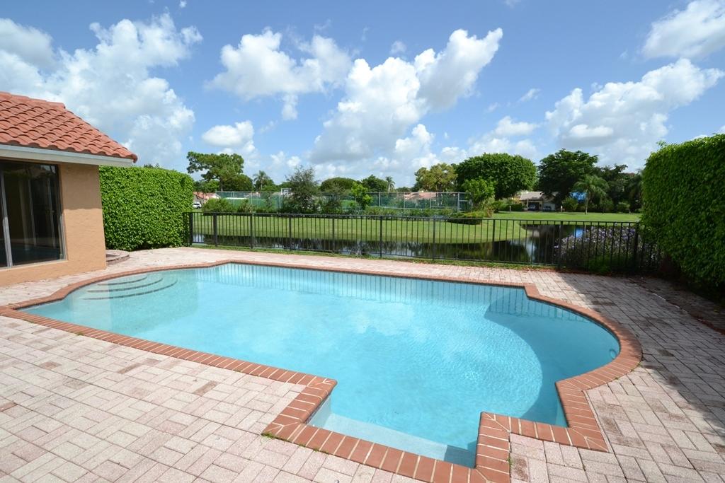 23184 Boca Club Colony Circle Boca Raton, FL 33433 - Photo 5 of 35 5