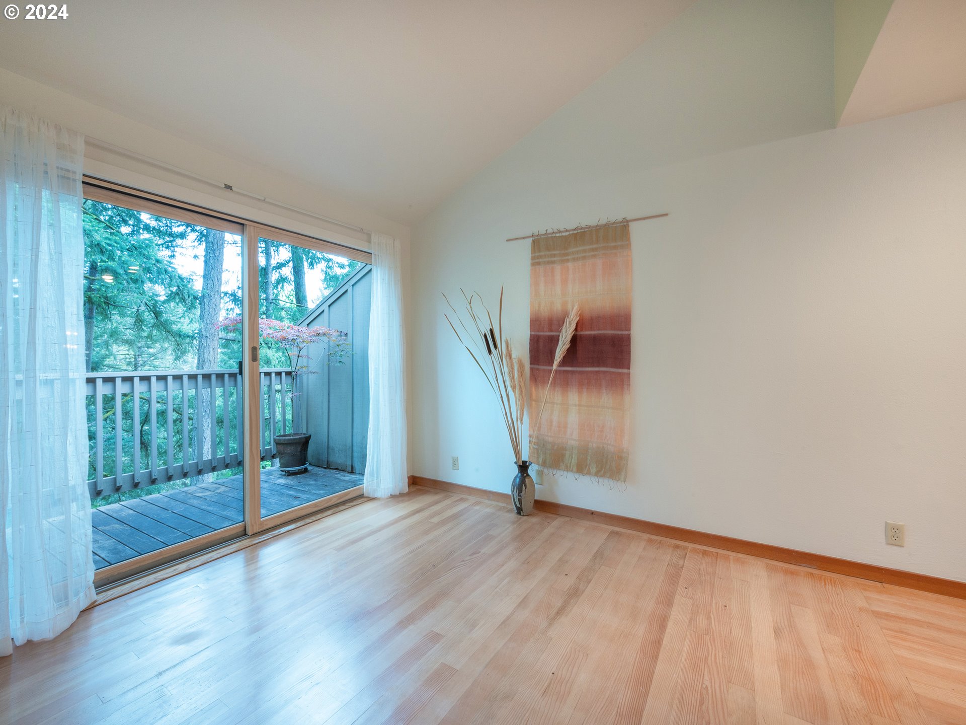 104 Treehill Loop Eugene, OR 97405 - Photo 14 of 47 Gallery Image 14