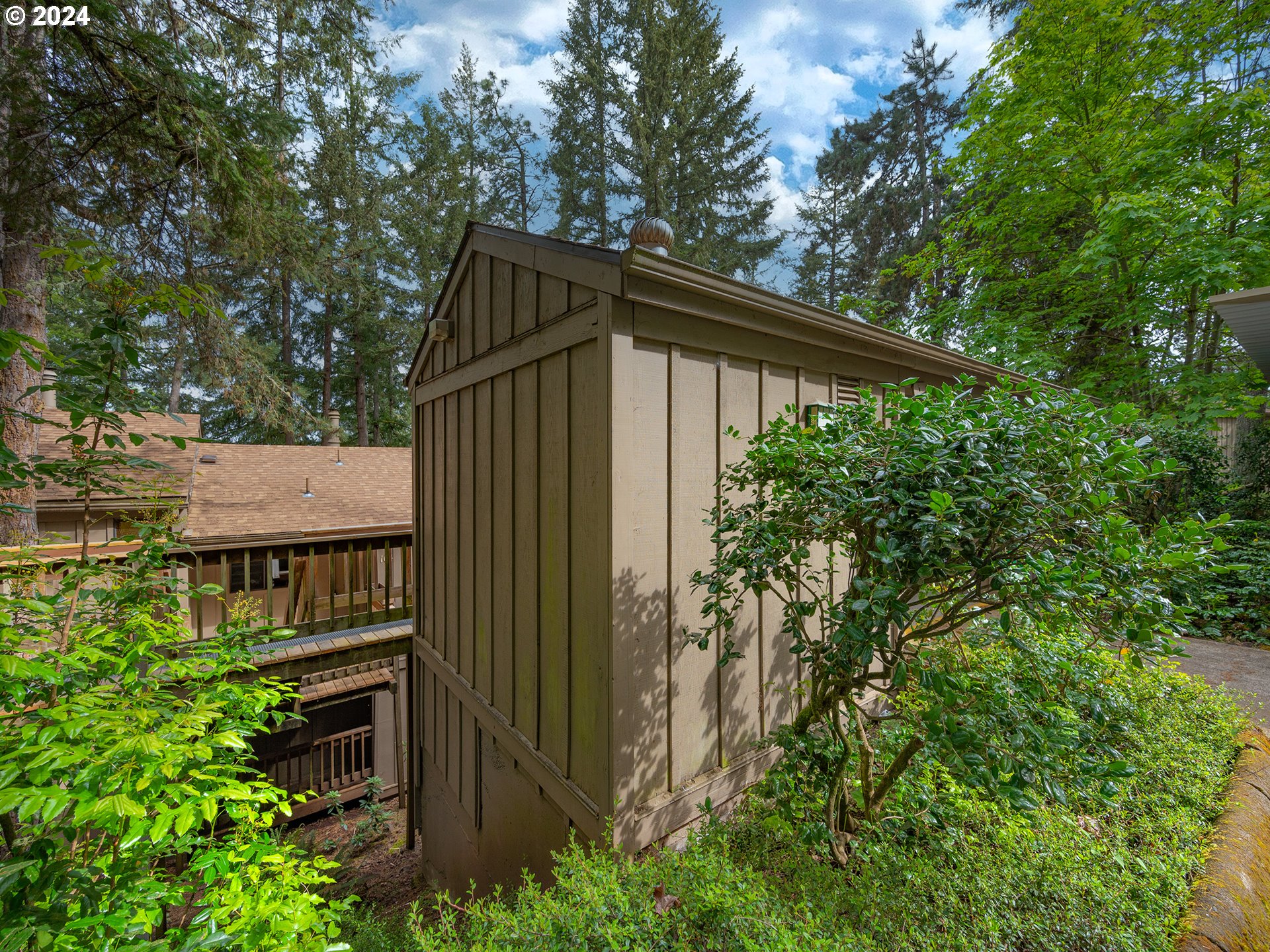 104 Treehill Loop Eugene, OR 97405 - Photo 46 of 47 Gallery Image 46