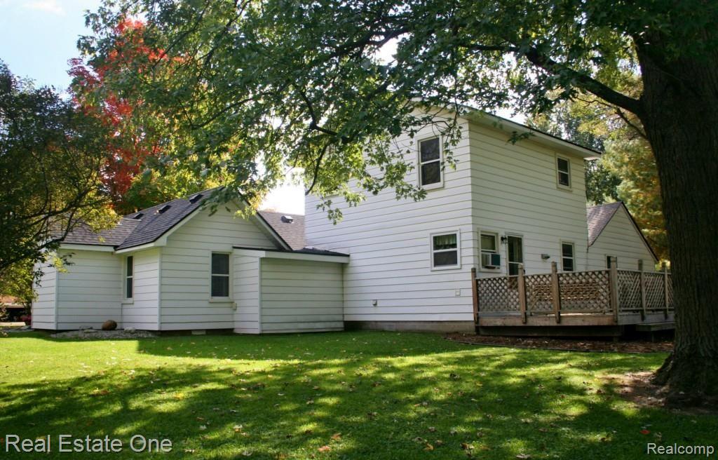3192 Grant Road Rochester, MI 48309 - Photo 4 of 26 4 Back View.jpg