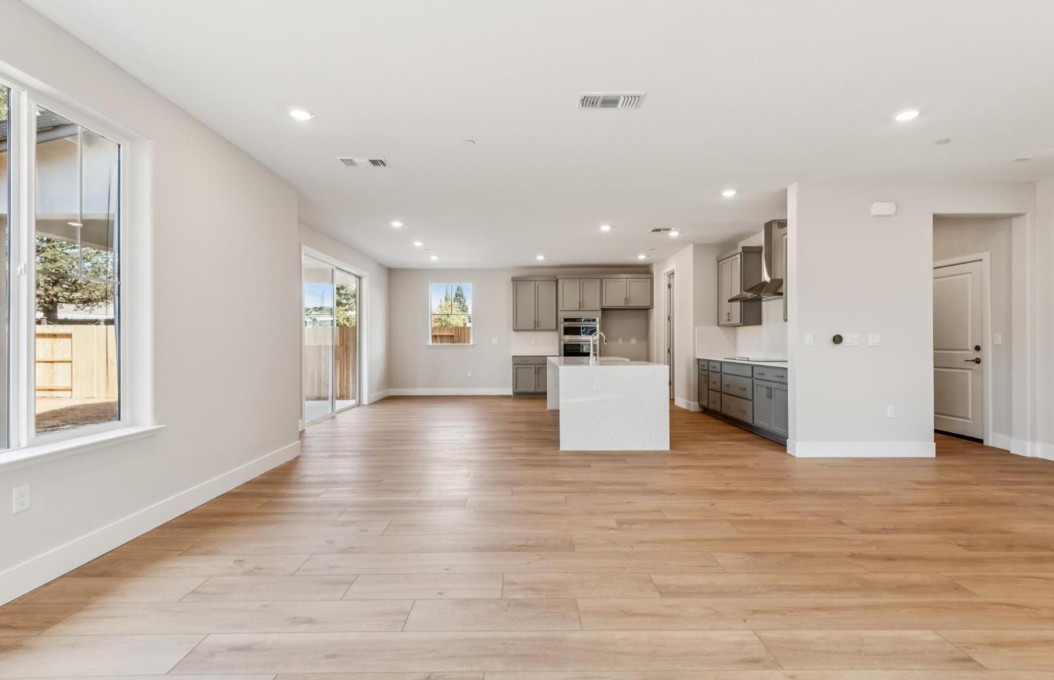 1390 Romey Drive Lincoln, CA 95648 - Photo 11 of 61 Gallery Image 11