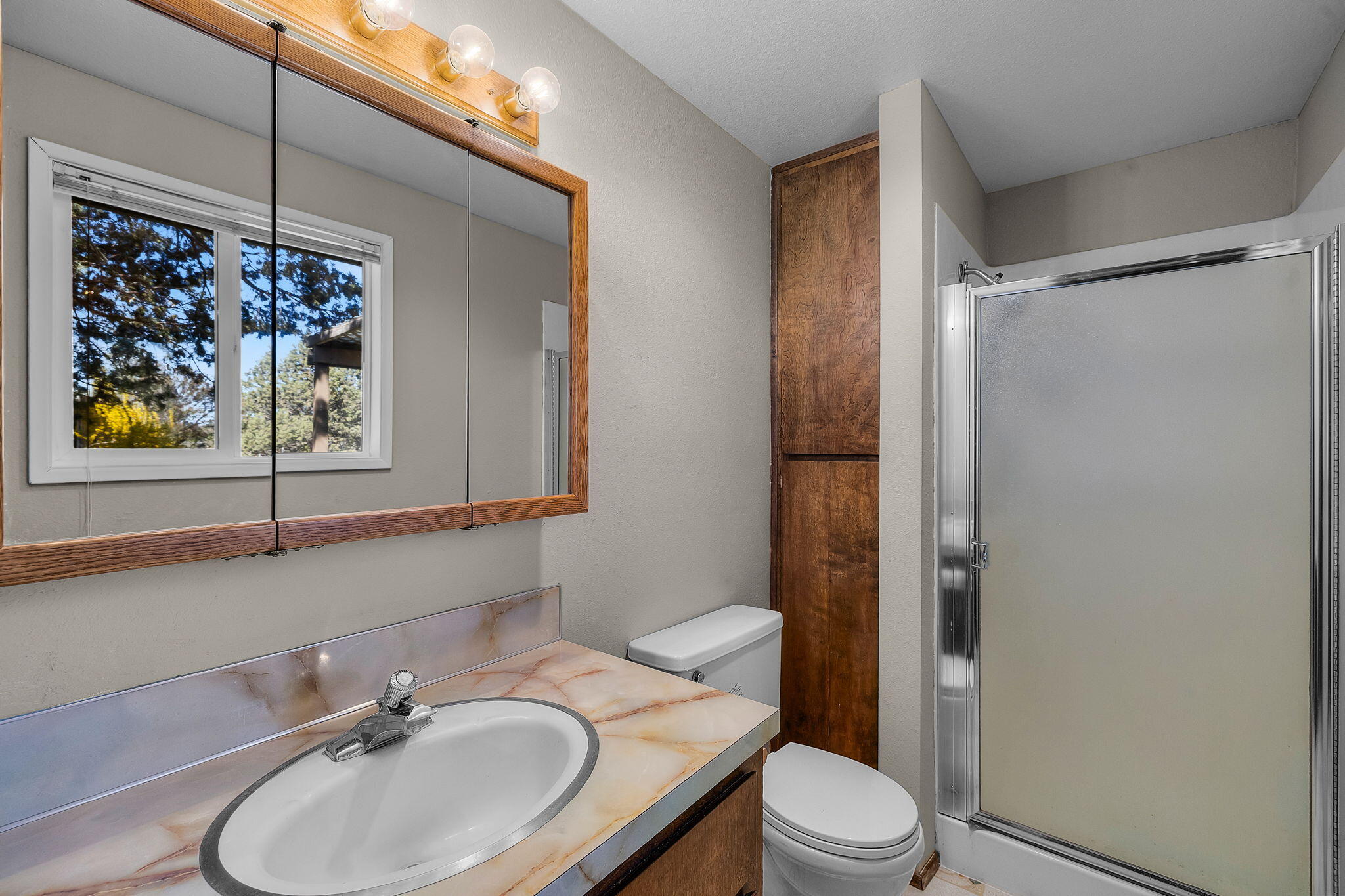 21473 Keyte Lane Bend, OR 97701 - Photo 22 of 60 2025_04_17_21473_keyte_lane-34