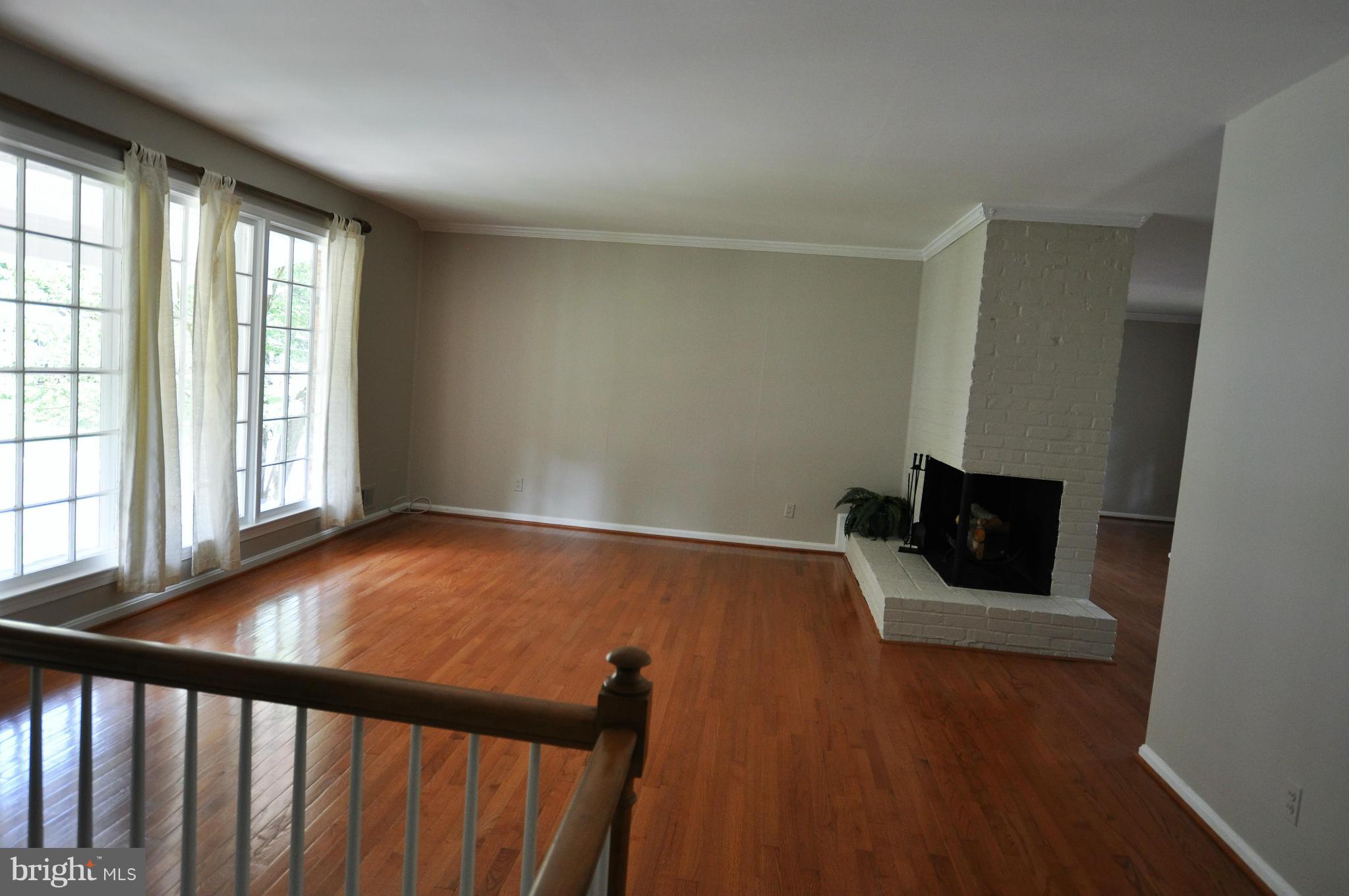3309 Midland Road Fairfax, VA 22031 - Photo 5 of 30 Living Room