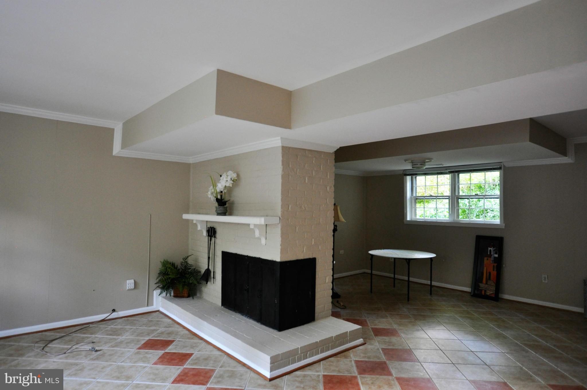 3309 Midland Road Fairfax, VA 22031 - Photo 8 of 30 Family Room