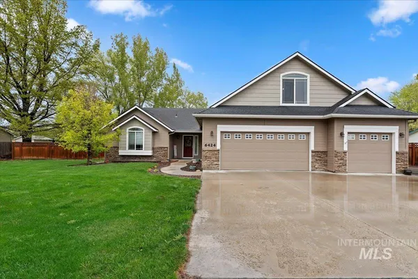 $749,900 | 6424 Ustick Road, Nampa, ID 83687