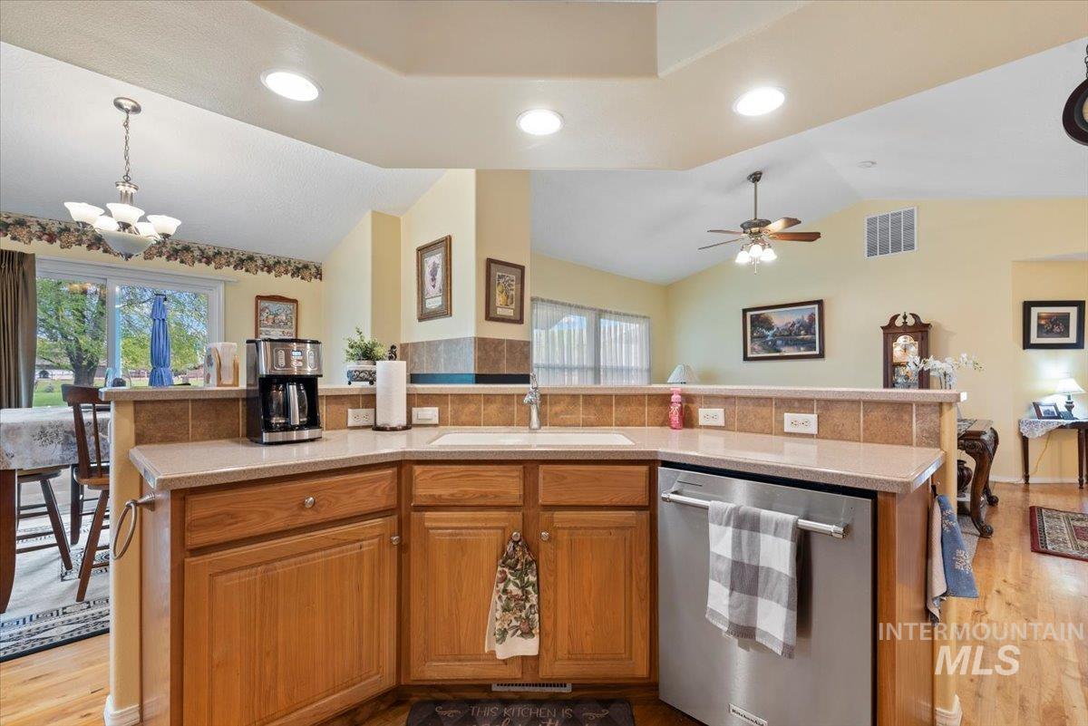 6424 Ustick Road Nampa, ID 83687 - Photo 17 of 46