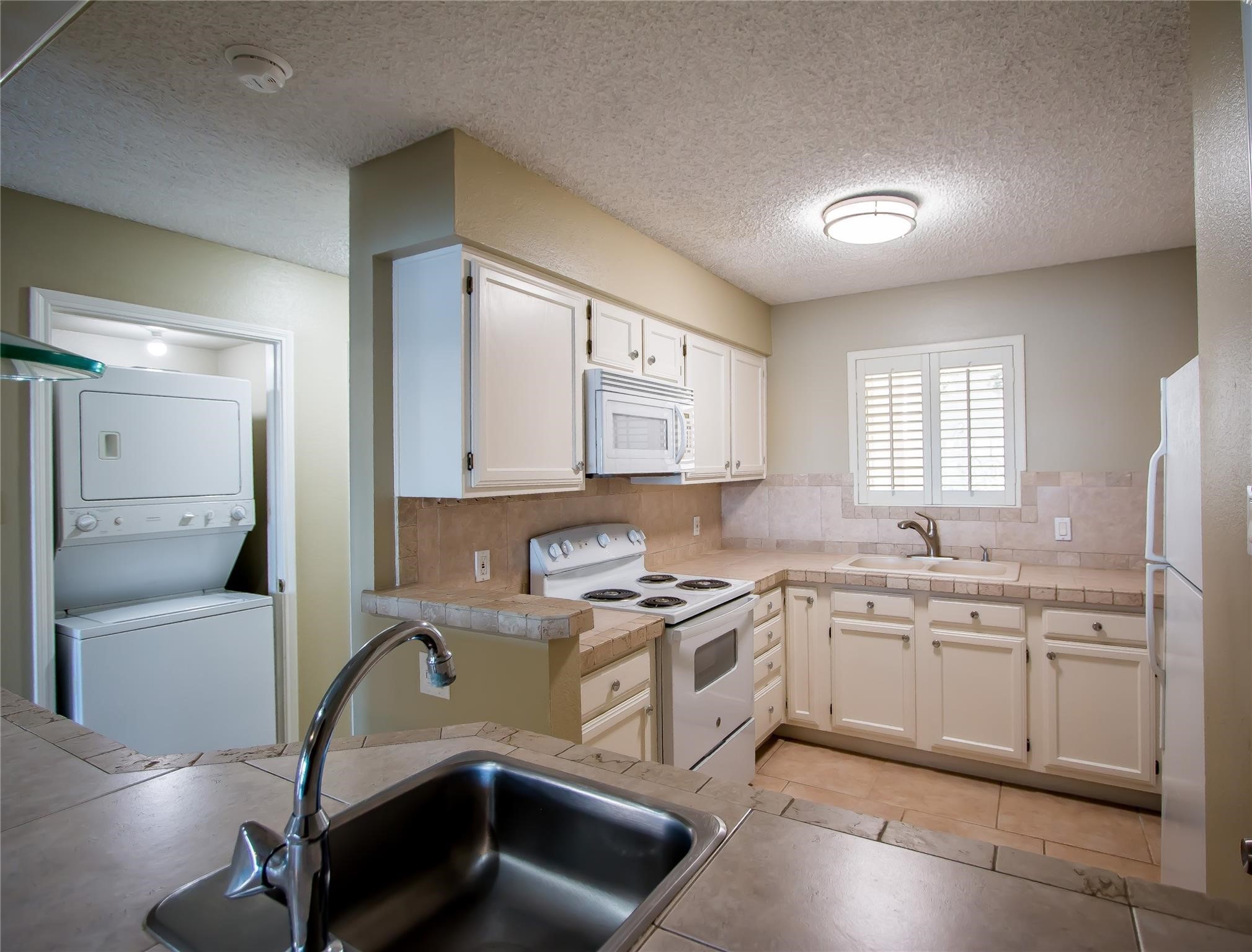 202 Lakeview Terrace, Unit H Conroe, TX 77356 - Photo 14 of 37