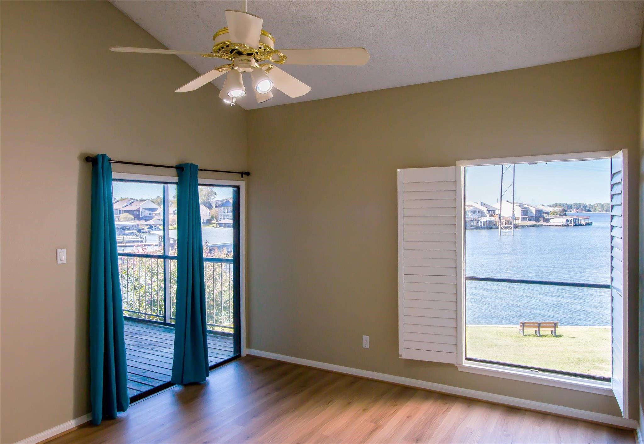 202 Lakeview Terrace, Unit H Conroe, TX 77356 - Photo 16 of 37