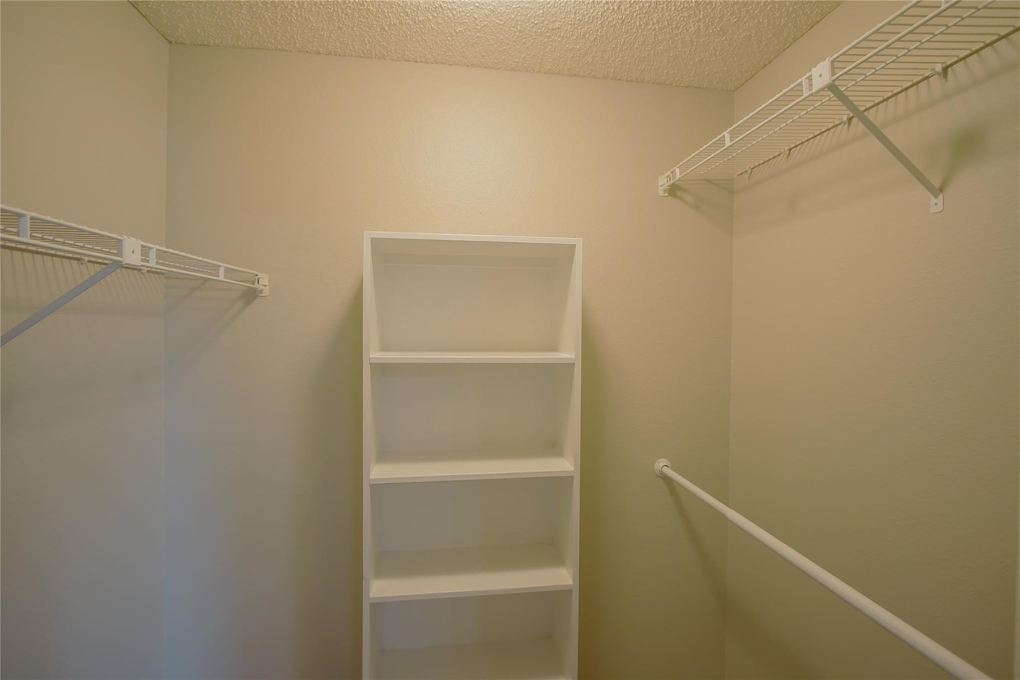 202 Lakeview Terrace, Unit H Conroe, TX 77356 - Photo 20 of 37