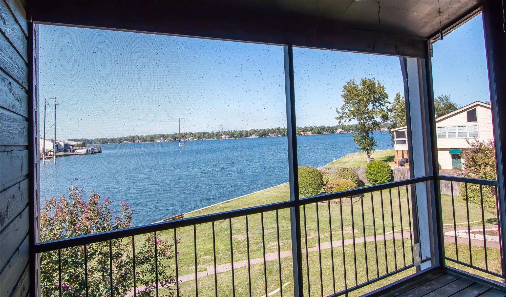 202 Lakeview Terrace, Unit H Conroe, TX 77356 - Photo 2 of 37