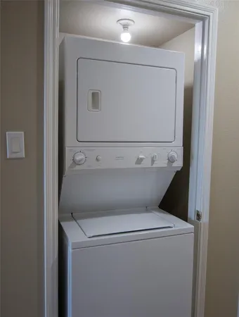 $1,950 | 202 Lakeview Terrace, Unit H, Conroe, TX 77356