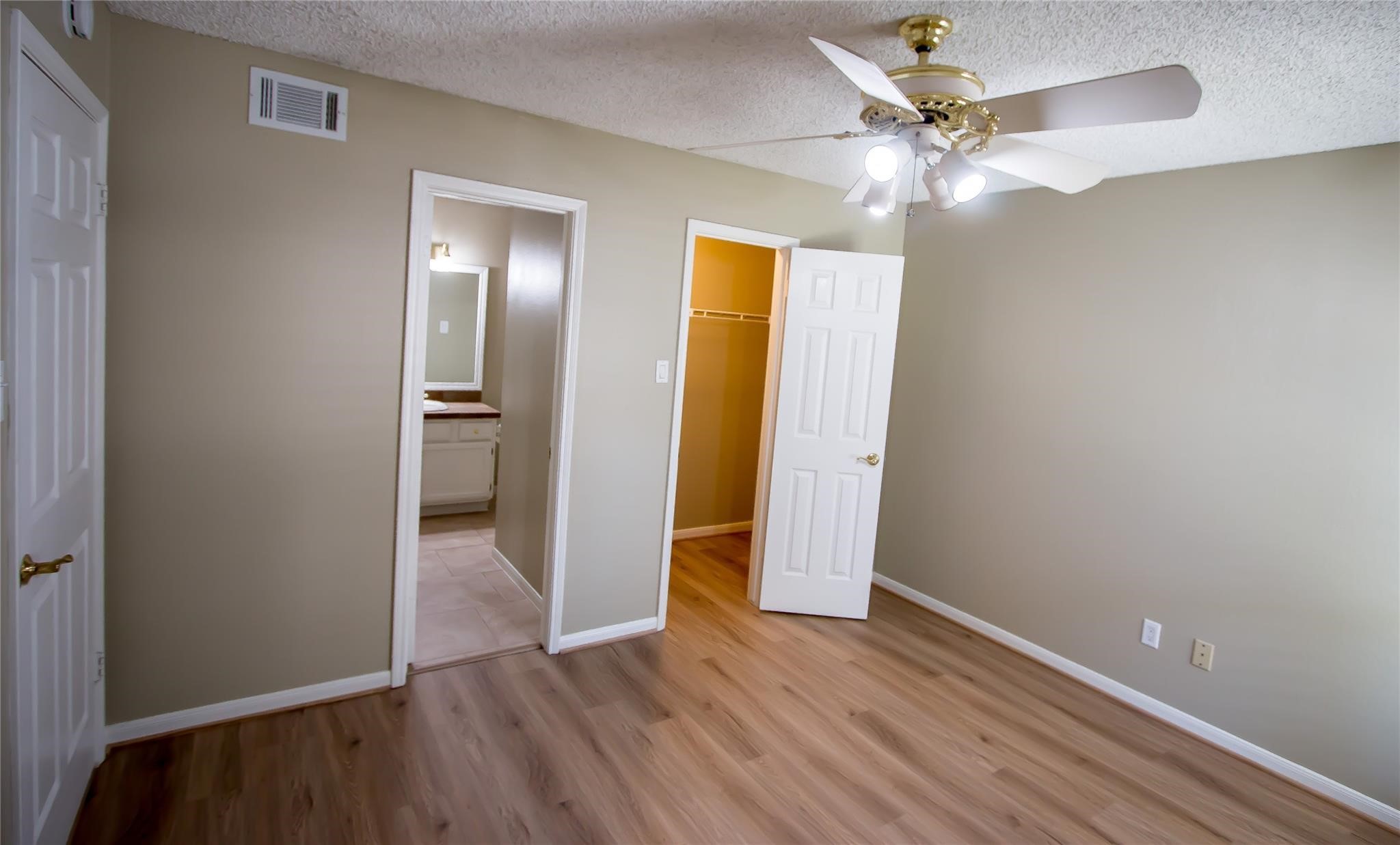 202 Lakeview Terrace, Unit H Conroe, TX 77356 - Photo 24 of 37