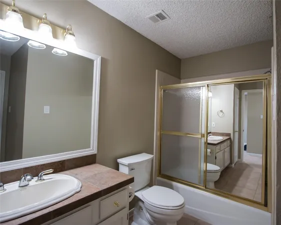 $1,950 | 202 Lakeview Terrace, Unit H, Conroe, TX 77356