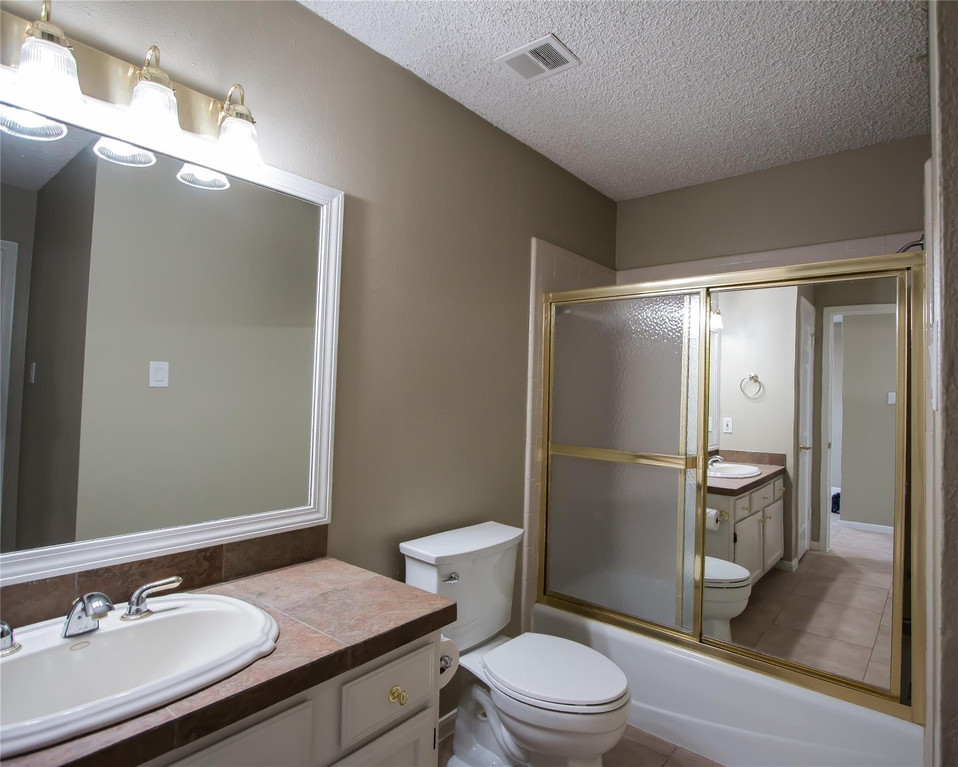 202 Lakeview Terrace, Unit H Conroe, TX 77356 - Photo 27 of 37