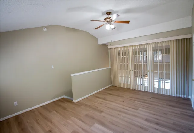 $2,000 | 202 Lakeview Terrace, Unit H, Conroe, TX 77356