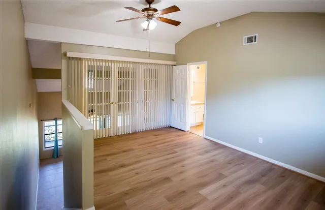 $2,000 | 202 Lakeview Terrace, Unit H, Conroe, TX 77356