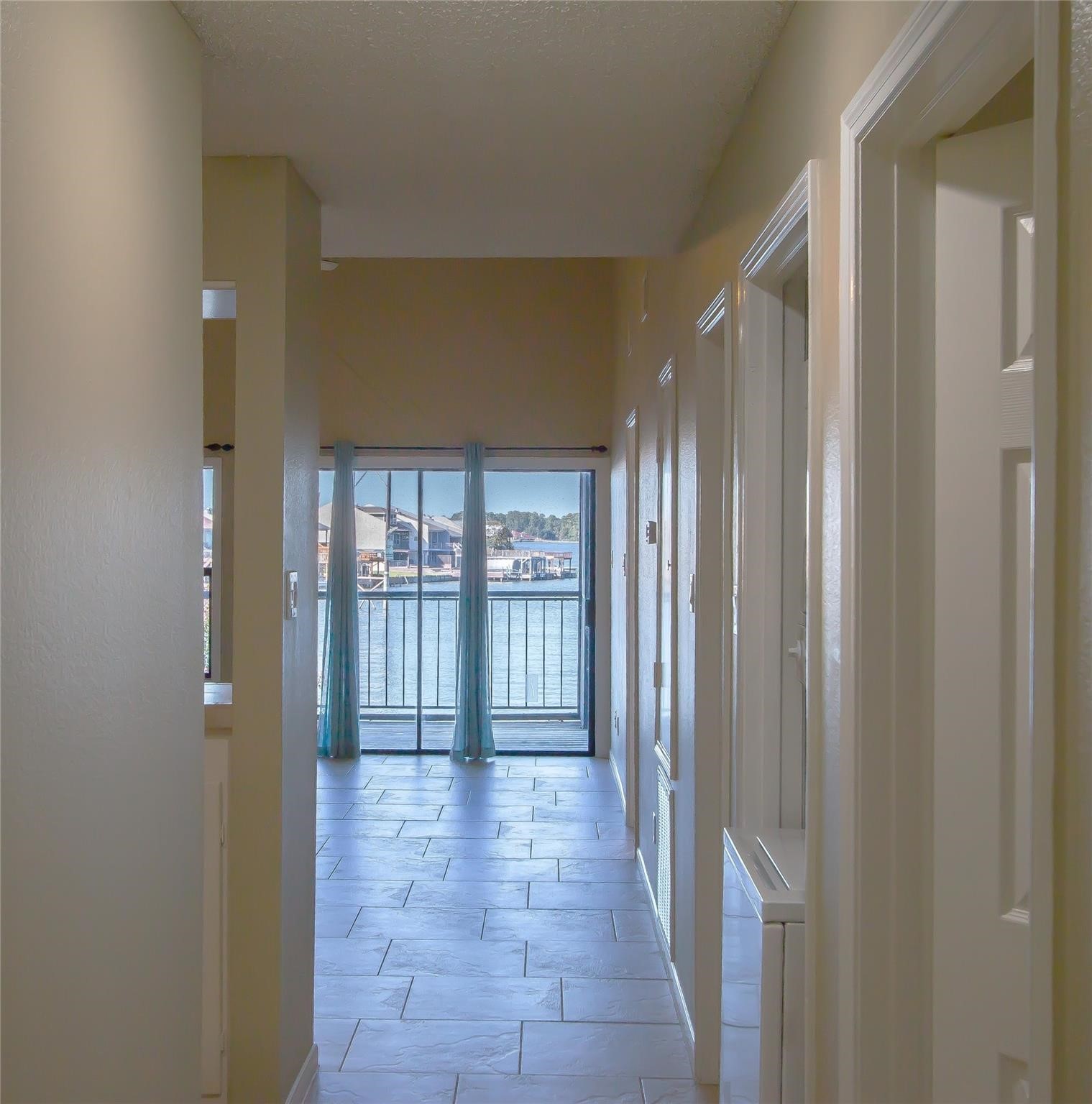 202 Lakeview Terrace, Unit H Conroe, TX 77356 - Photo 5 of 37