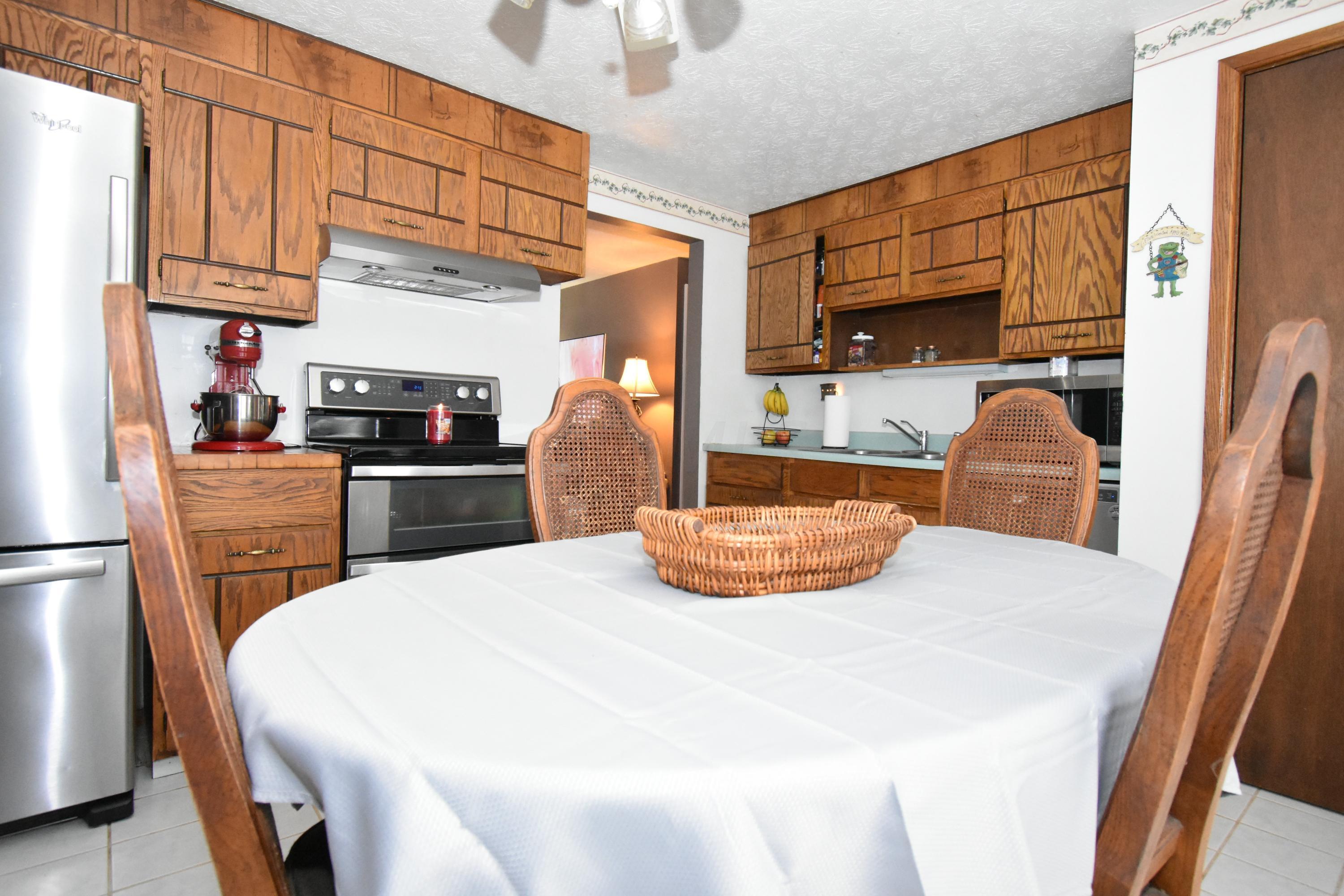 1784 Ripplebrook Road Columbus, OH 43223 - Photo 5 of 12 Gallery Image 5