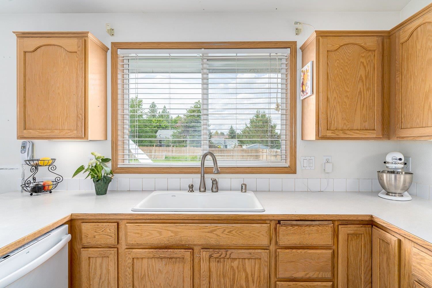 123 East Ballard Road Colbert, WA 99005 - Photo 9 of 37