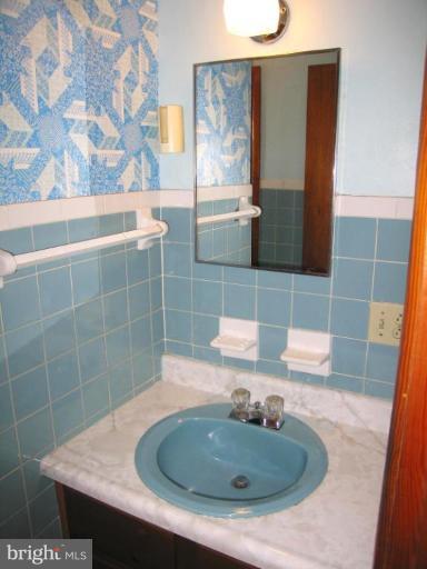 704 Baltimore Road Shippensburg, PA 17257 - Photo 21 of 26 Bath #2