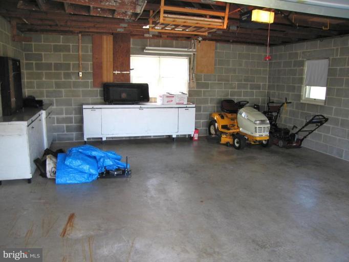 704 Baltimore Road Shippensburg, PA 17257 - Photo 24 of 26 Garage 1