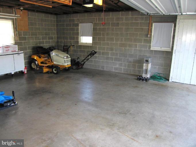 704 Baltimore Road Shippensburg, PA 17257 - Photo 25 of 26 Garage 2