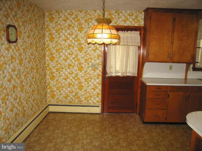 704 Baltimore Road Shippensburg, PA 17257 - Photo 7 of 26 Dining Area