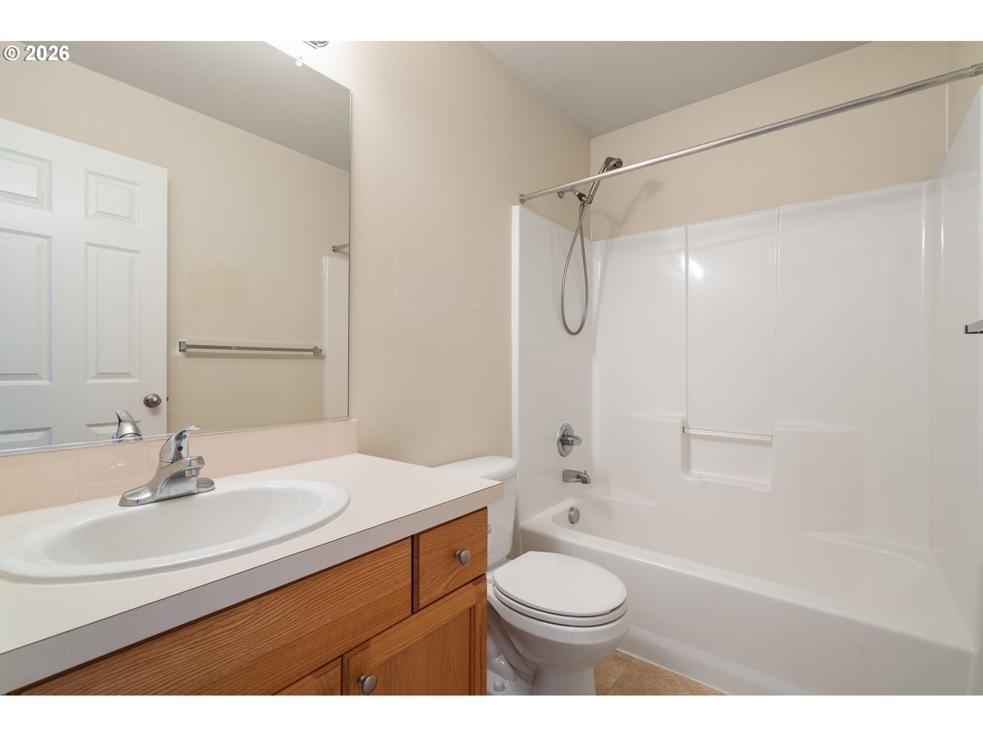 618 Northeast Mariners Loop Portland, OR 97211 - Photo 32 of 40 Gallery Image 32