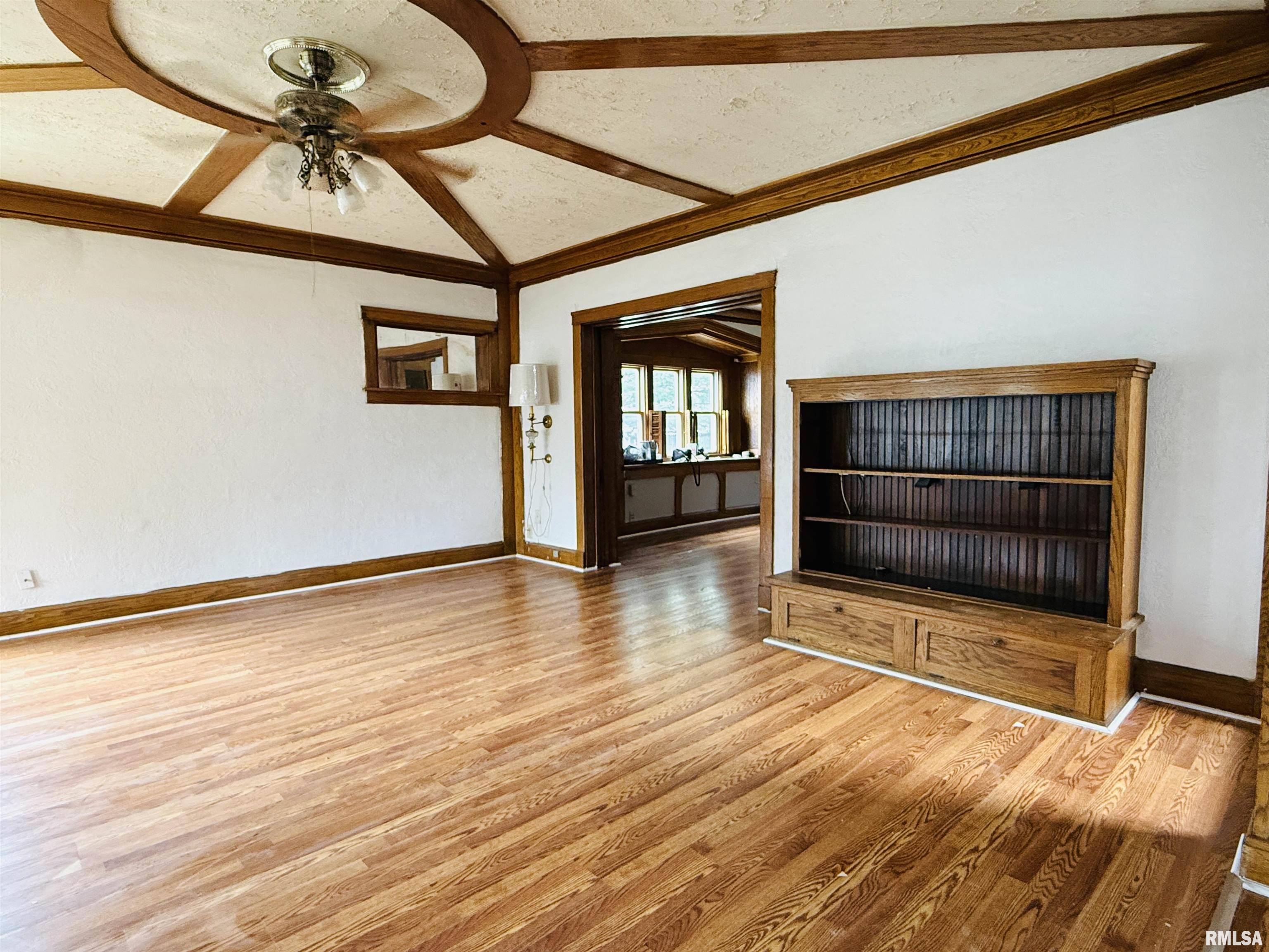 2141 North Prospect Road Peoria, IL 61603 - Photo 8 of 42