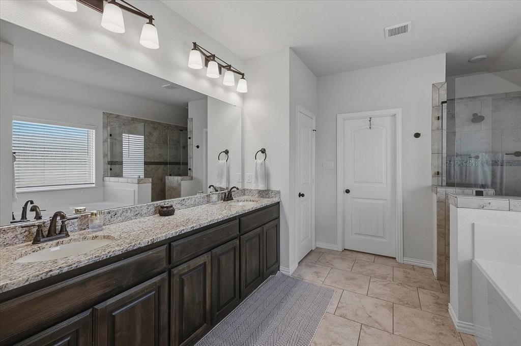 122 Post Oak Way Weatherford, TX 76087 - Photo 21 of 40 Gallery Image 21