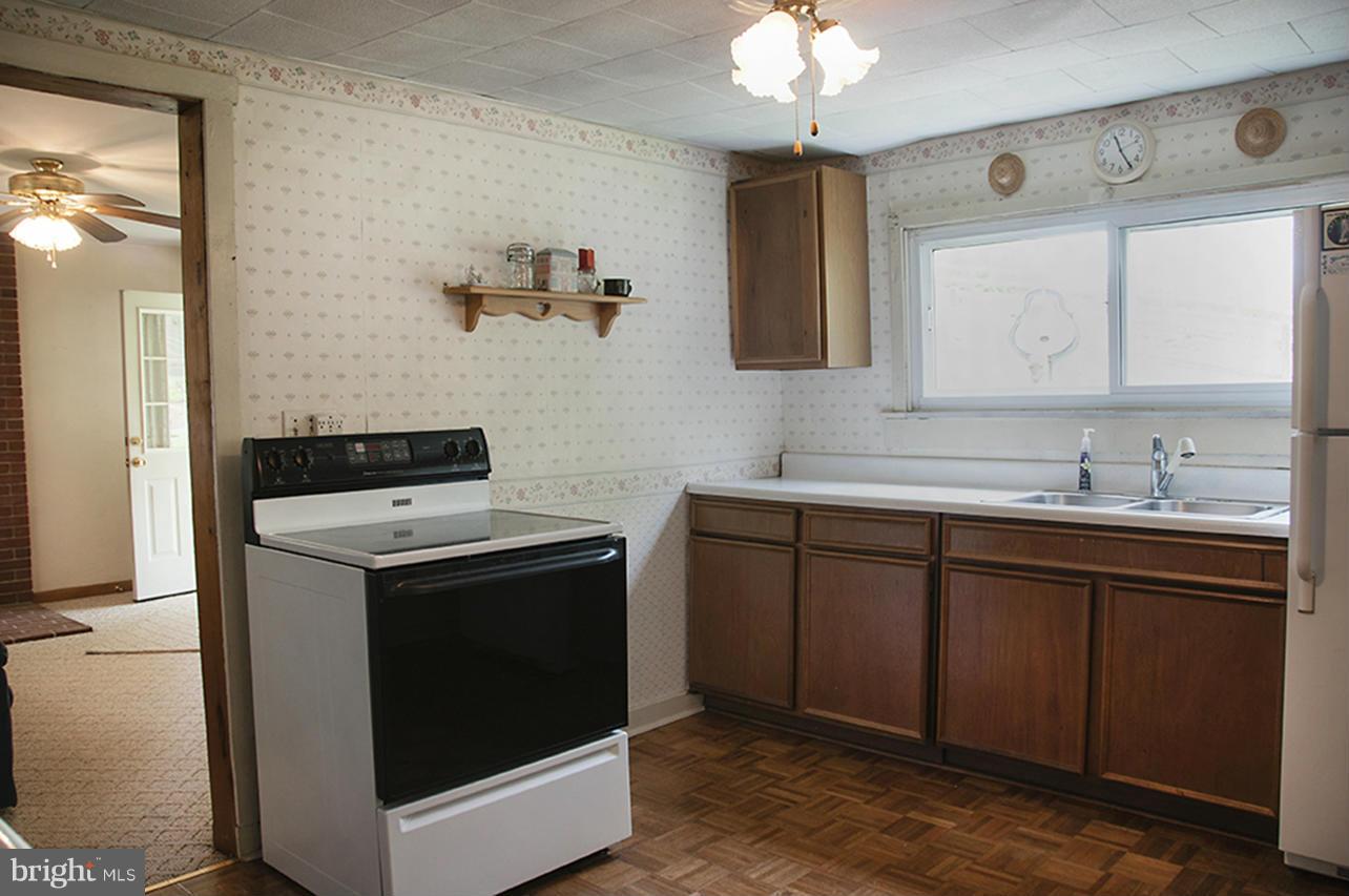 2438 East Ruhl Road Freeland, MD 21053 - Photo 12 of 18 Kitchen