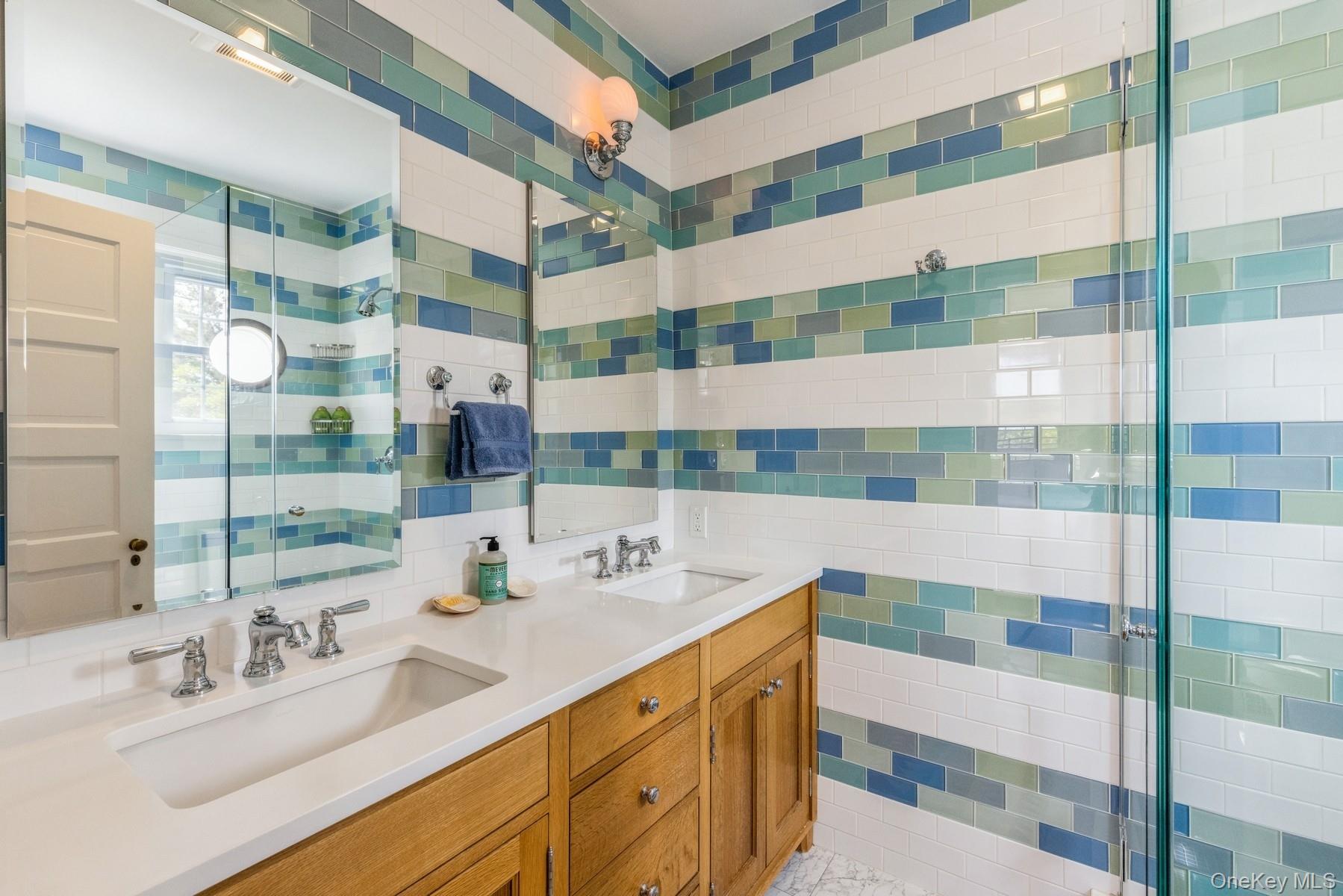 196 Dune Road Quogue, NY 11959 - Photo 16 of 31