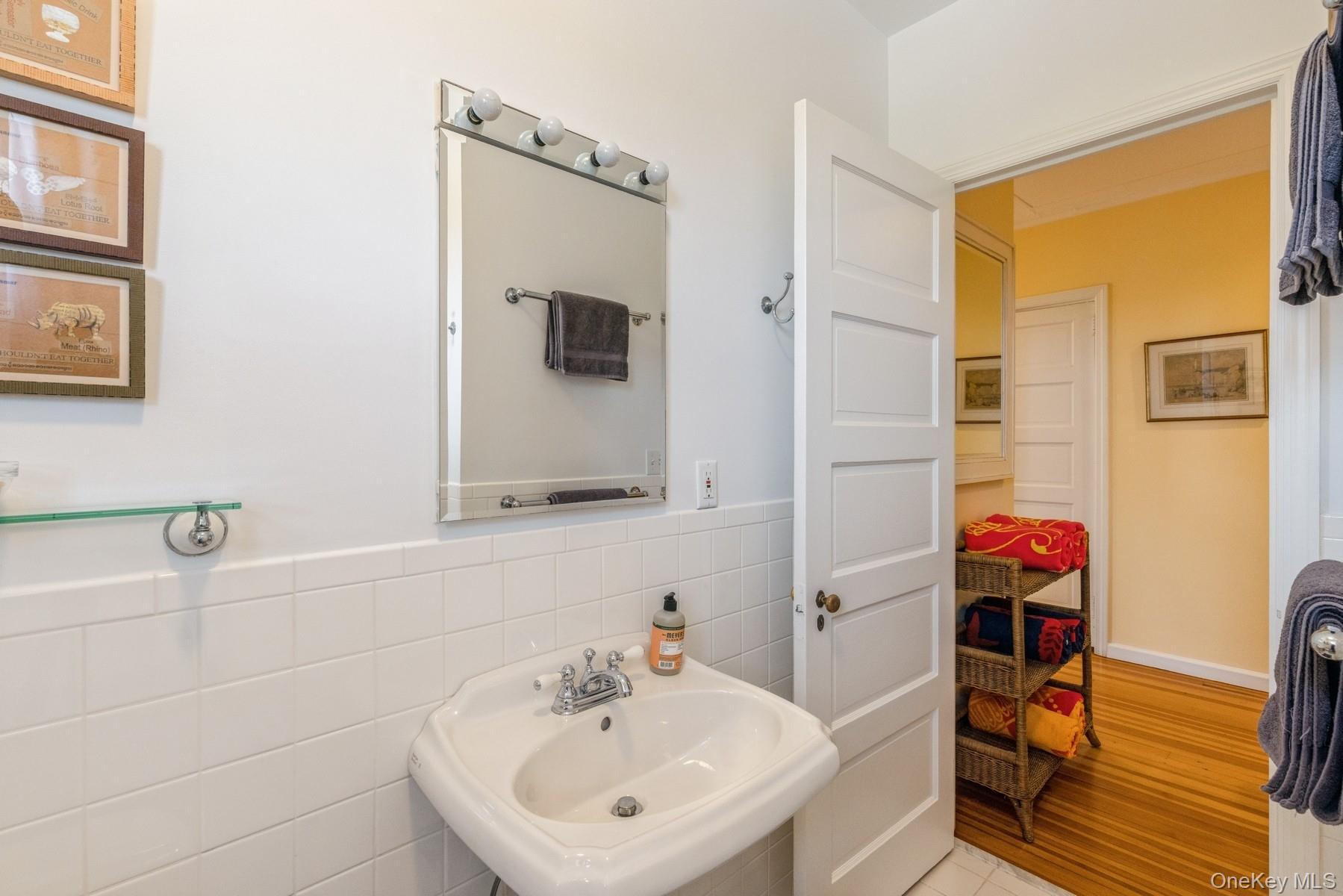 196 Dune Road Quogue, NY 11959 - Photo 18 of 31