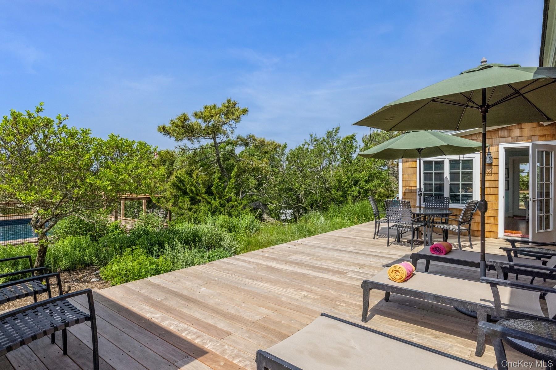 196 Dune Road Quogue, NY 11959 - Photo 22 of 31