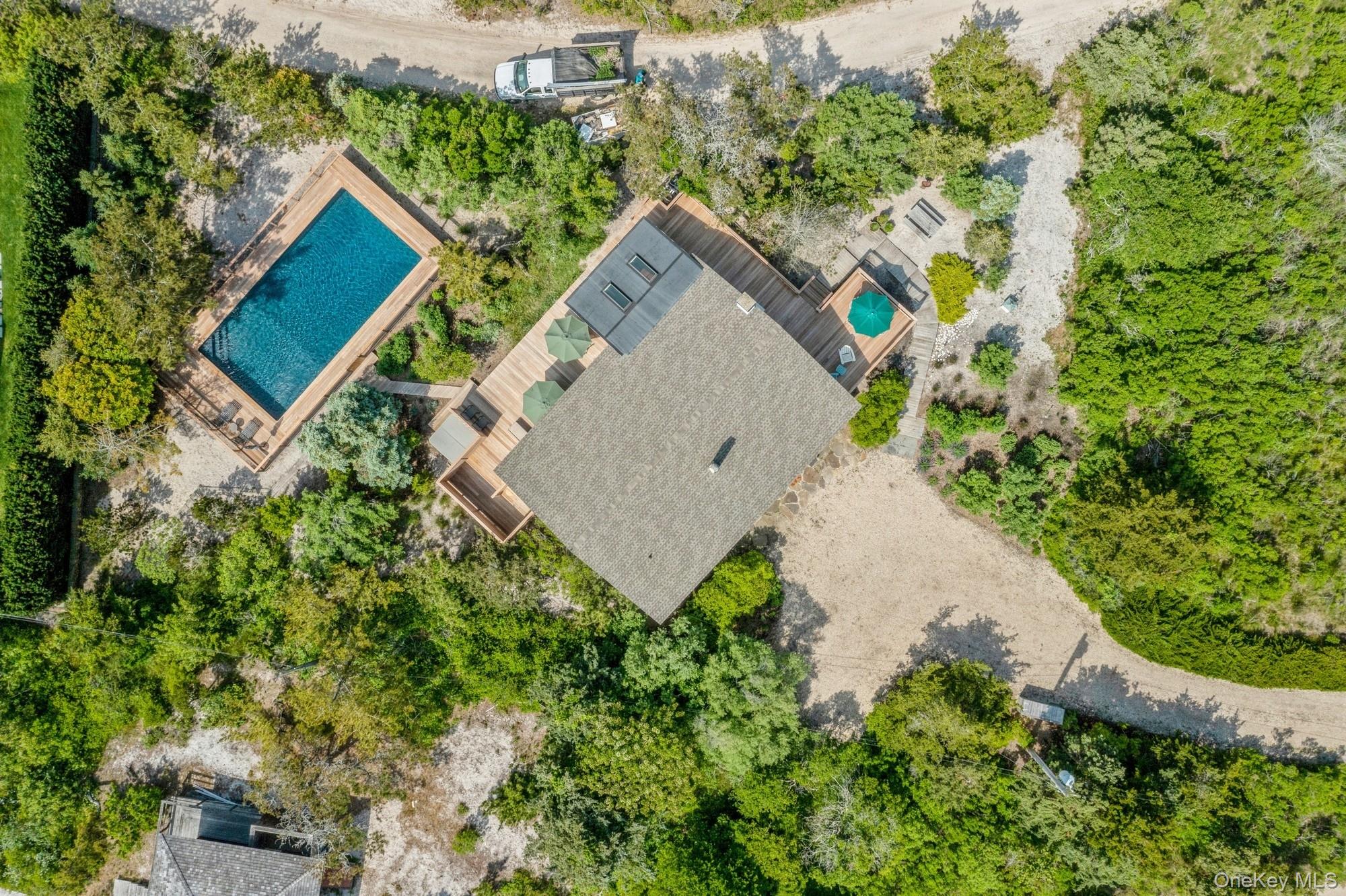 196 Dune Road Quogue, NY 11959 - Photo 30 of 31